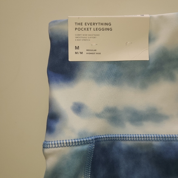 *NWT* AE Legging (M) - Picture 2 of 4